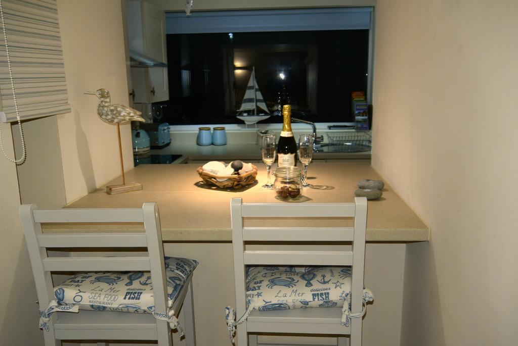 Superb Cintra Beachside Apartments Лландидно Екстер'єр фото