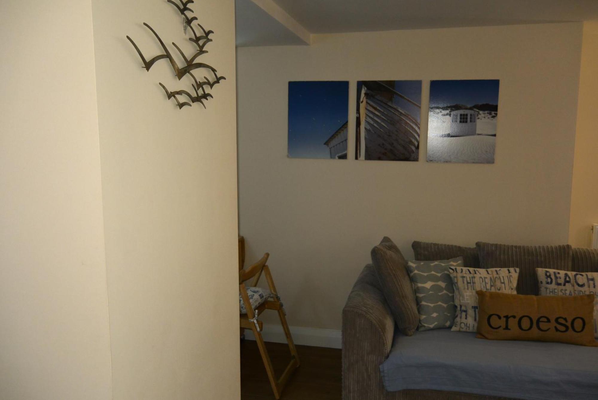 Superb Cintra Beachside Apartments Лландидно Номер фото